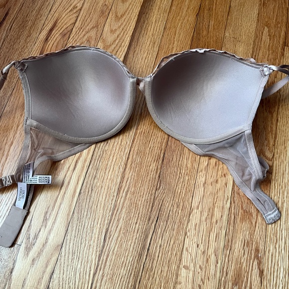 Victoria’s Secret Lace Push-Up Bra 34DD - Picture 3 of 7